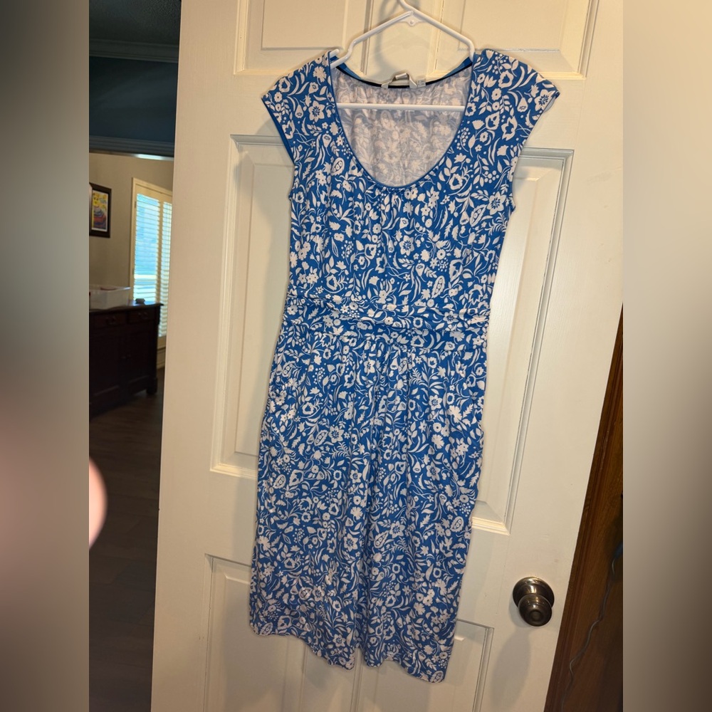 Women's Boden Blue and White Floral Dress size 6L EUC